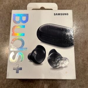 Samsung Glossy Black Earbuds